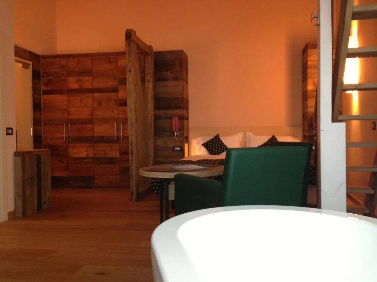 Hotel Delle Alpi Tonalepass 4*,