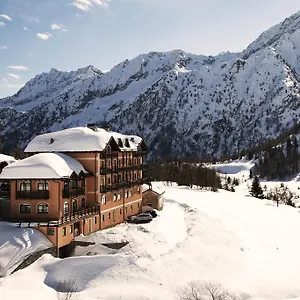 Hotel Locatori
